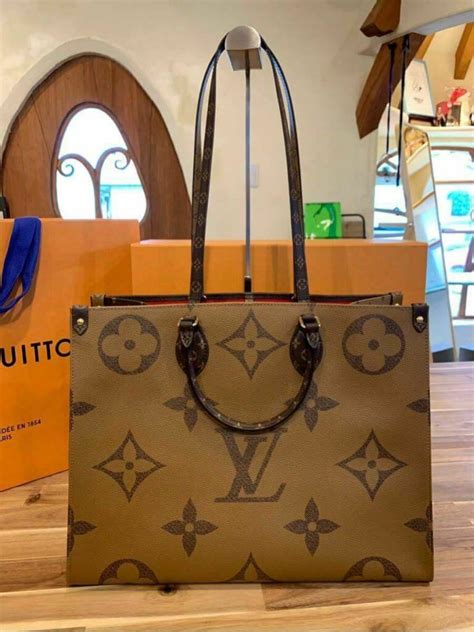 onthego tote bag louis vuitton|louis vuitton large monogram.